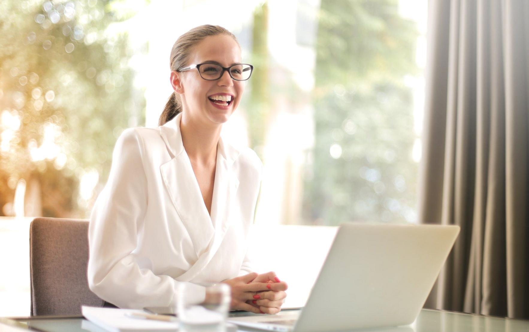 Análisis competitivo en sesión de webinar